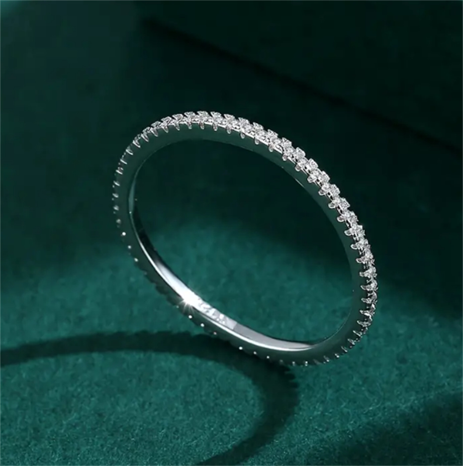 Gorgeous 925 Sterling Silver Zircon Eternity Band Ring - Perfect for Weddings & Brides!
Gorgeous 925 Sterling Silver Zircon Eternity Band Ring - Perfect for Weddings & Brides!