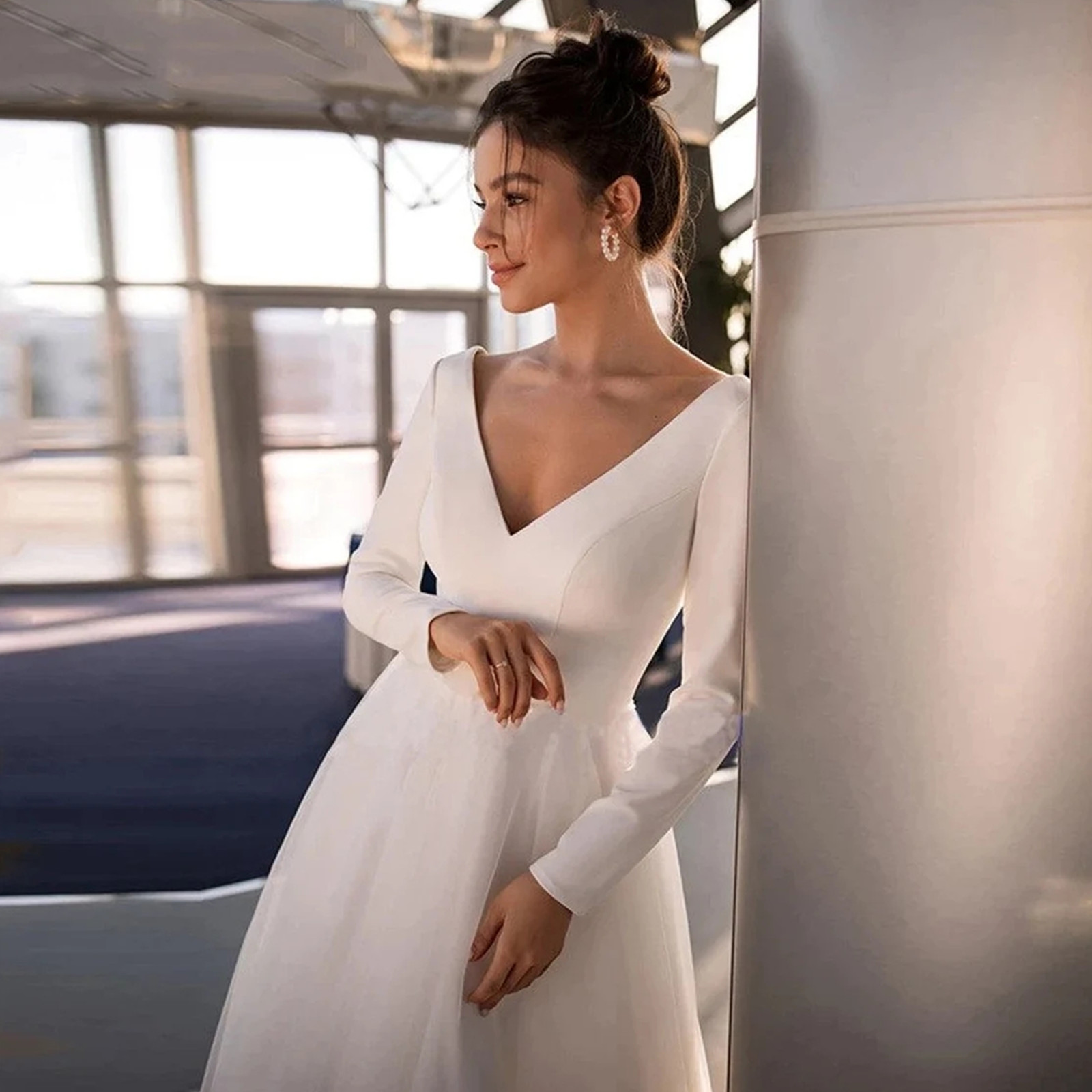 Vintage Long Sleeves Wedding Dresses 2020 V Neck Simple Garden Country Beach Bridal Gowns Plus Size Bride Dress