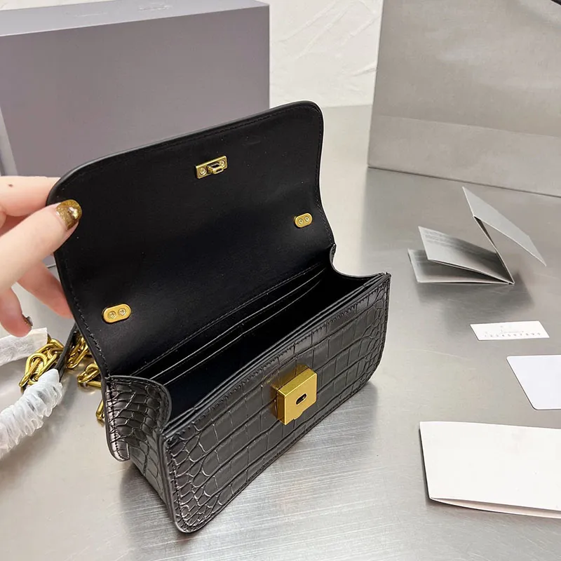 Bag 2023 Designer Gossip Chain Bags Crocodile Phone Wallet Baguettes Hourglass Tote Bag Alligator Leather Handbags Fashion Totes For Women Crossbody Bags 19 9 cm, Pink
Bag 2023 Designer Gossip Chain Bags Crocodile Phone Wallet Baguettes Hourglass Tote Bag Alligator Leather Handbags Fashion Totes For Women Crossbody Bags 19 9 cm, Pink