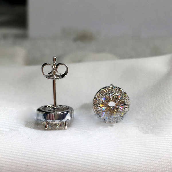 Luxury Cubic Zirconia Stud Earrings for Women Shiny Crystal Studs Earring with S925 Sterling Silver Earnail Needle Round Diamond Earrings Wedding Jewe