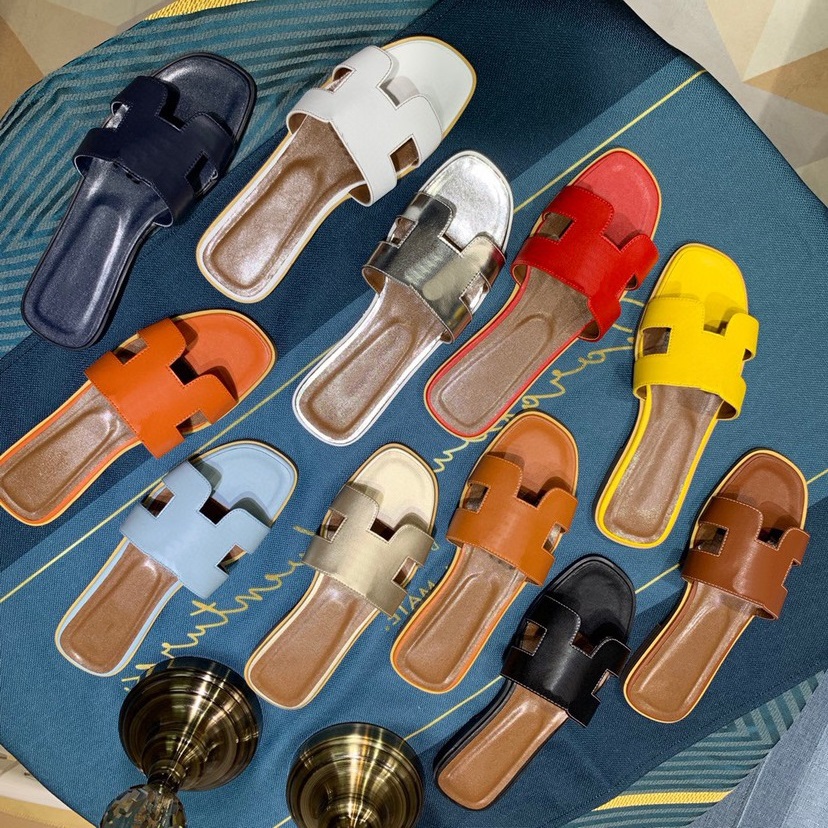 2023 Designer Sandals Summer Fashion Sandal quality Stylish Slippers For Womens Flats Heels Mules slides Black Red Ladies Trend Outdoor Shoes Flip Flops sandale
2023 Designer Sandals Summer Fashion Sandal quality Stylish Slippers For Womens Flats Heels Mules slides Black Red Ladies Trend Outdoor Shoes Flip Flops sandale