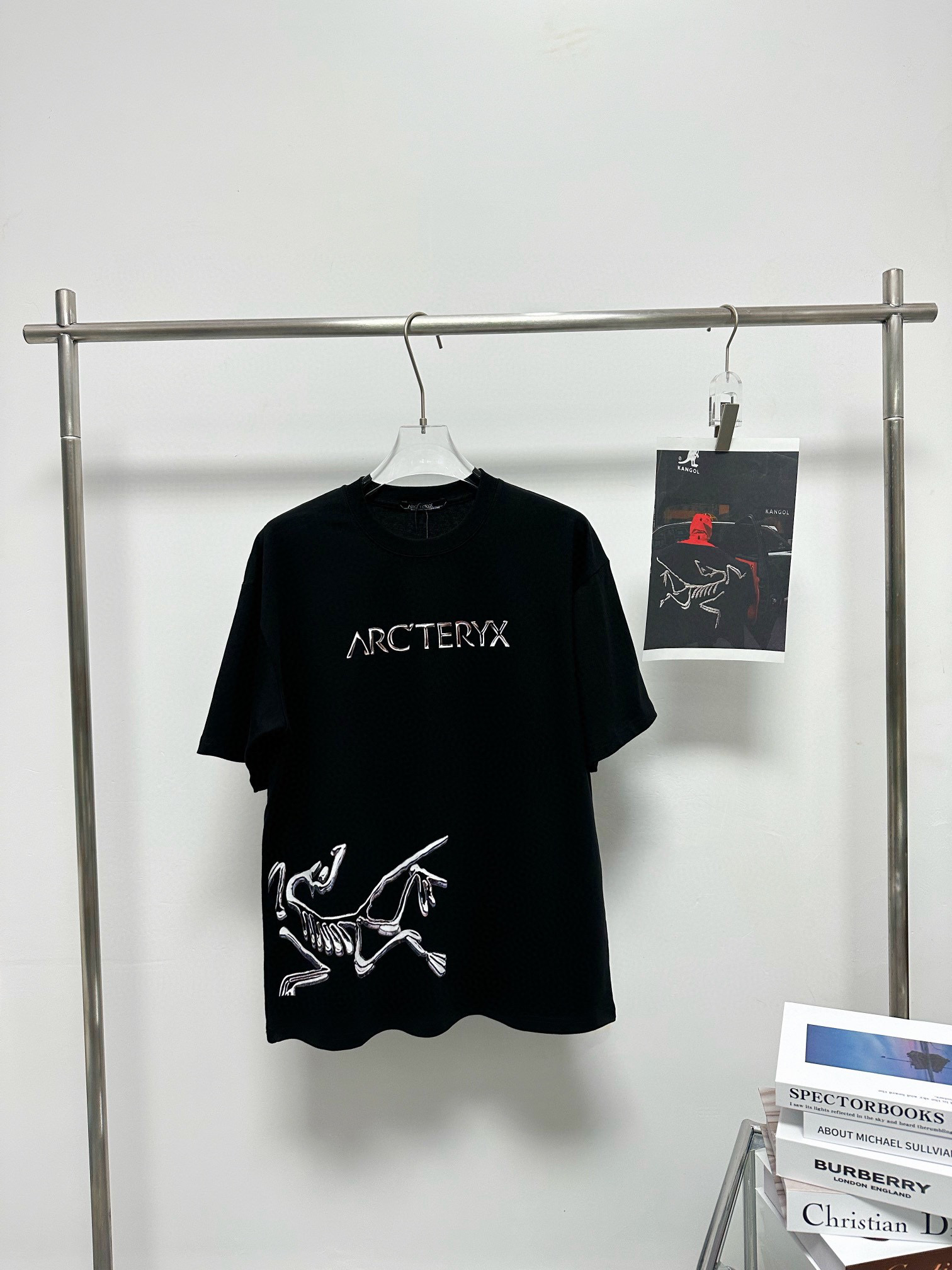 New ARC'TERYX ARC'TERY T shirt simple letter logo loose short sleeved White Black green ARCTERYX ARCTERY T-shirt DX 027
New ARC'TERYX ARC'TERY T shirt simple letter logo loose short sleeved White Black green ARCTERYX ARCTERY T-shirt DX 027