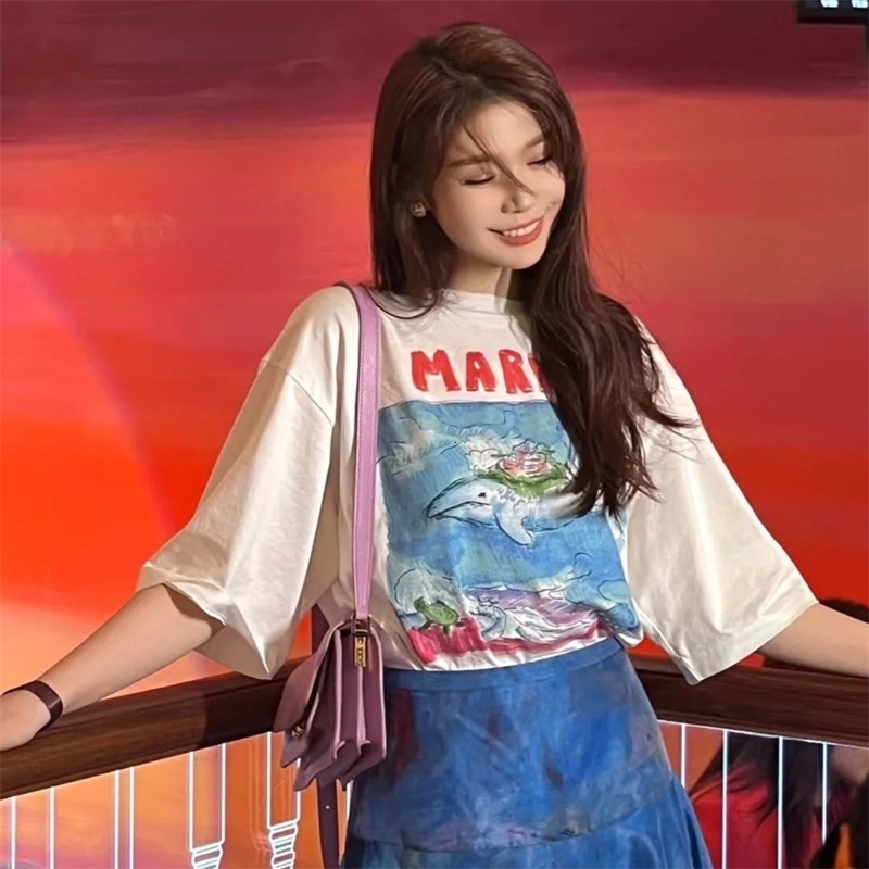 Women s T Shirt 23SS High Quality t shirt bold graffiti letters Artist Co branded urban minimalist casual short sleeved Tee T shirt 230508, C7
Women s T Shirt 23SS High Quality t shirt bold graffiti letters Artist Co branded urban minimalist casual short sleeved Tee T shirt 230508, C7
