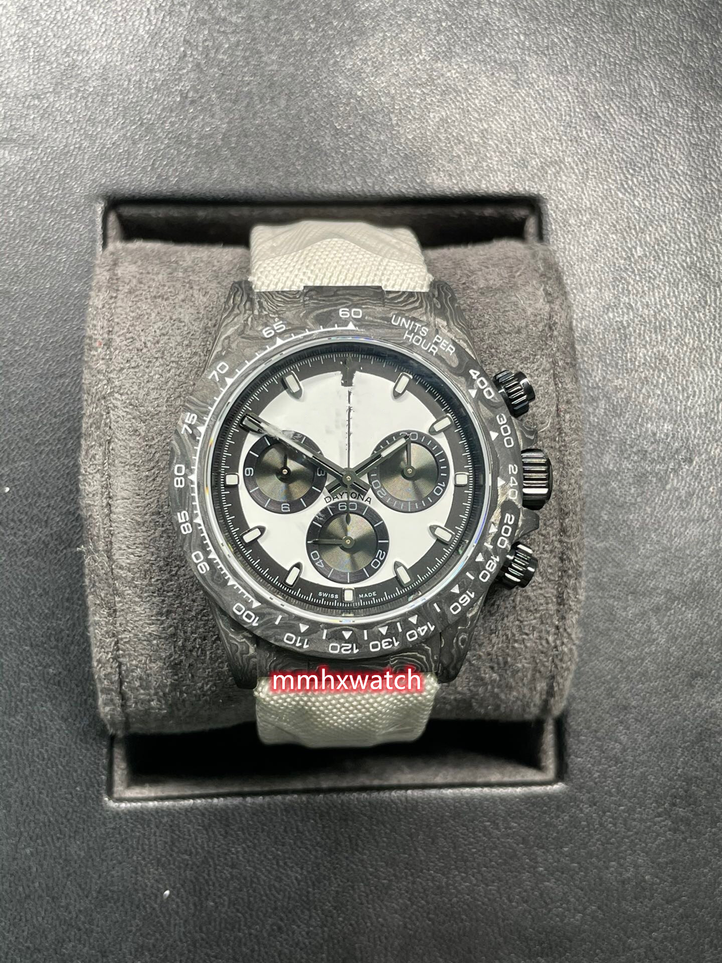 Diw Watch diameter 40mm upgraded V2 version with 4130 movement carbon fiber case sapphire crystal glass mirror whole watch weight 53g, As shown
Diw Watch diameter 40mm upgraded V2 version with 4130 movement carbon fiber case sapphire crystal glass mirror whole watch weight 53g, As shown