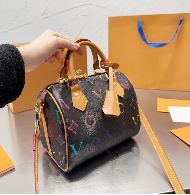 Womens NANO SPEEDY M81085 handbag mens Designer Genuine leather top handle crossbody bag Classic Presbyopia Embossed mini clutch Shoulder bags fashion wallets
Womens NANO SPEEDY M81085 handbag mens Designer Genuine leather top handle crossbody bag Classic Presbyopia Embossed mini clutch Shoulder bags fashion wallets