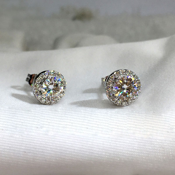 Luxury Cubic Zirconia Stud Earrings for Women Shiny Crystal Studs Earring with S925 Sterling Silver Earnail Needle Round Diamond Earrings Wedding Jewe