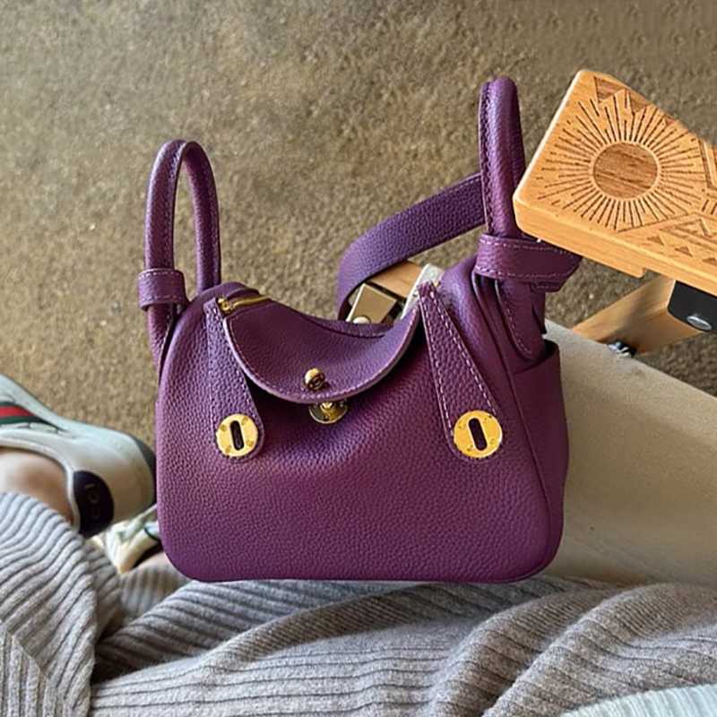 Designer Bag Tote Handbag Crossbody Lindys New Purple Elephant Grey Mother Genuine Leather Doctor One Shoulder Handheld Pillow Medicine Chest Wom, Elephant grey (small size 20cm)
Designer Bag Tote Handbag Crossbody Lindys New Purple Elephant Grey Mother Genuine Leather Doctor One Shoulder Handheld Pillow Medicine Chest Wom, Elephant grey (small size 20cm)