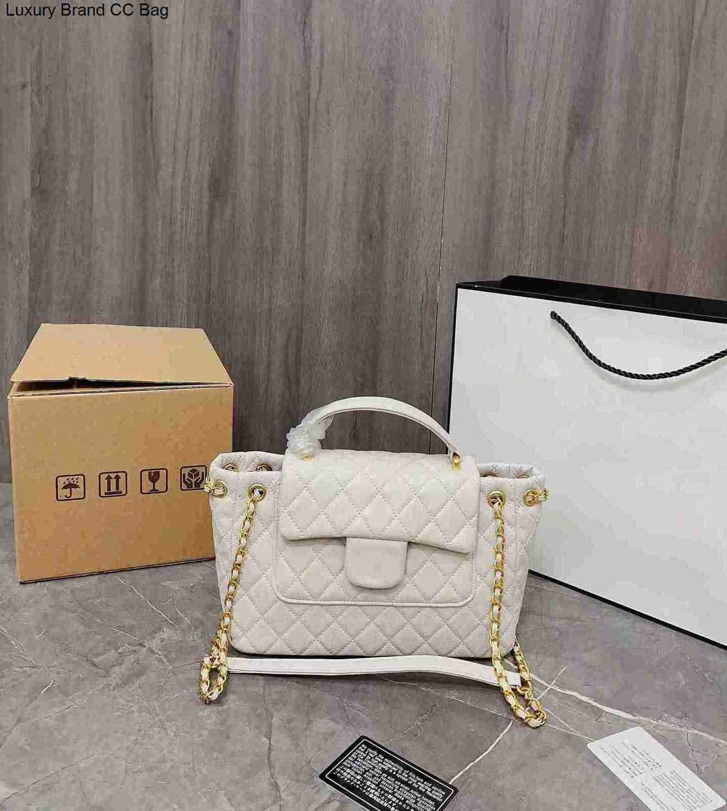 Luxury CC Handbags Cross Flap Body Women Vinatge Bags CC White Quilted Shoulder Bag With Chain Popular Designer Crossbody Large Tote Bag Lady Messenger
Luxury CC Handbags Cross Flap Body Women Vinatge Bags CC White Quilted Shoulder Bag With Chain Popular Designer Crossbody Large Tote Bag Lady Messenger