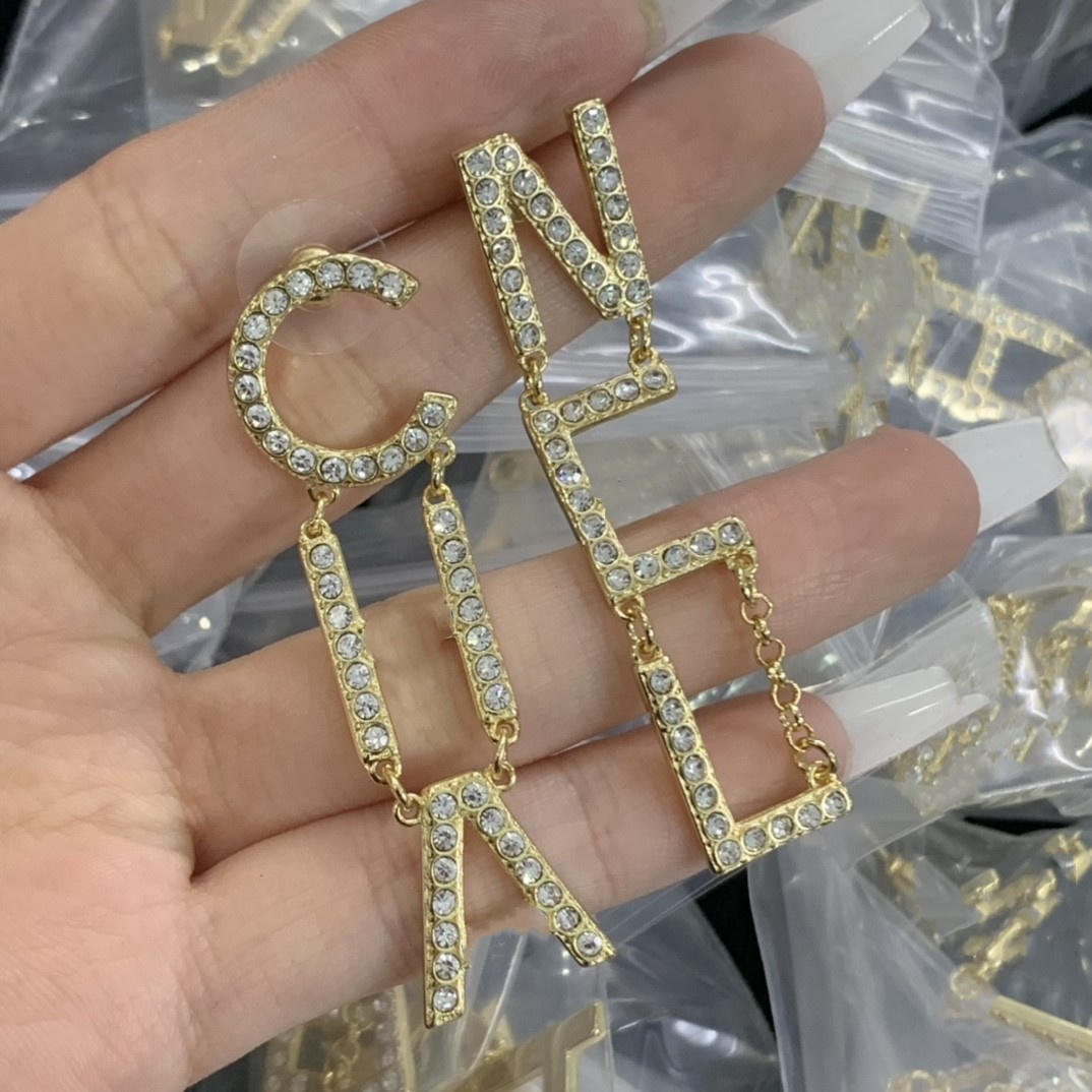2Fashion Designer Stud Earrings for Women channel Fashion Brand Double Letter ccity Geometric Big Annulus Earring Eardrop Wedding Jewelry kx3a
2Fashion Designer Stud Earrings for Women channel Fashion Brand Double Letter ccity Geometric Big Annulus Earring Eardrop Wedding Jewelry kx3a