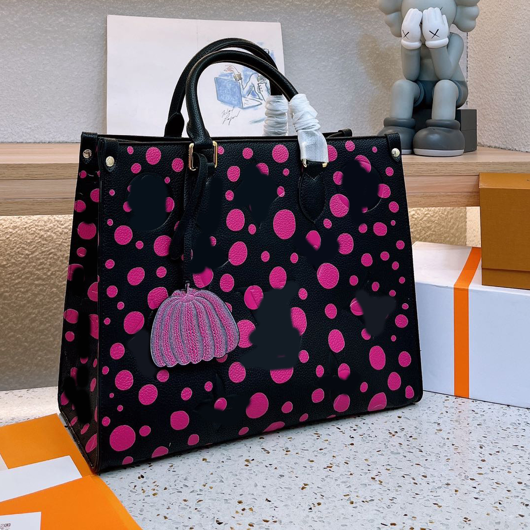 Totes Bag Designer Brand Bags Dot Crossbody Leather Luxury Fashion Shoulder Handbags High Quality Women Letter Purse Phone Wallet Metallic, Customize
Totes Bag Designer Brand Bags Dot Crossbody Leather Luxury Fashion Shoulder Handbags High Quality Women Letter Purse Phone Wallet Metallic, Customize