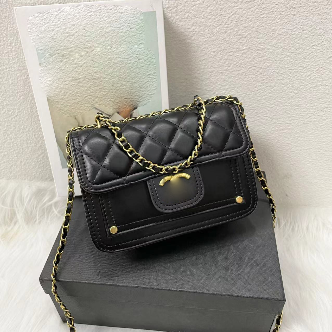 CHANEI Designer Bags Shoulder Bag Crossbody Bags Genuine Leather Decoration Womens Purses and Handbags20*14*6cm, White
CHANEI Designer Bags Shoulder Bag Crossbody Bags Genuine Leather Decoration Womens Purses and Handbags20*14*6cm, White