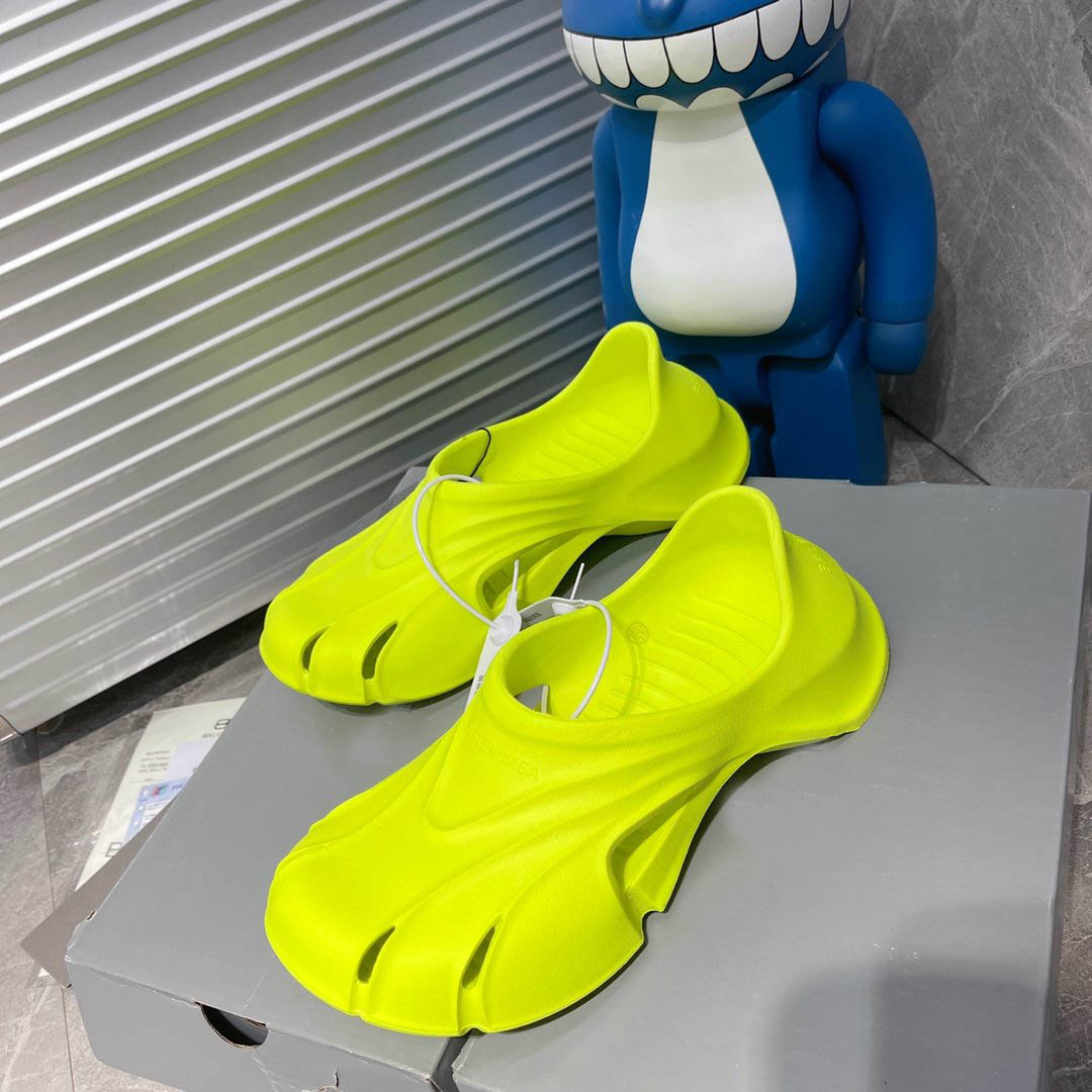 Logo Pool Rubber Mules Slippers Slides Sandals heeled flat heels antiskid shoe women's luxury designers Cold Casual Fashion shoes Factory Footwear, Grey
Logo Pool Rubber Mules Slippers Slides Sandals heeled flat heels antiskid shoe women's luxury designers Cold Casual Fashion shoes Factory Footwear, Grey