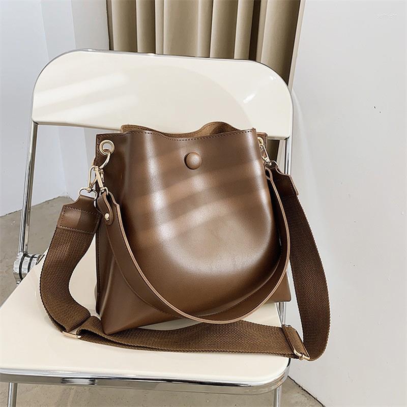 Evening Bags Fashion Large Capacity Bucket Crossbody For Women Casual Portable Shoulder Messenger Bag Ladies Fasion Handbags Purses, Black
Evening Bags Fashion Large Capacity Bucket Crossbody For Women Casual Portable Shoulder Messenger Bag Ladies Fasion Handbags Purses, Black