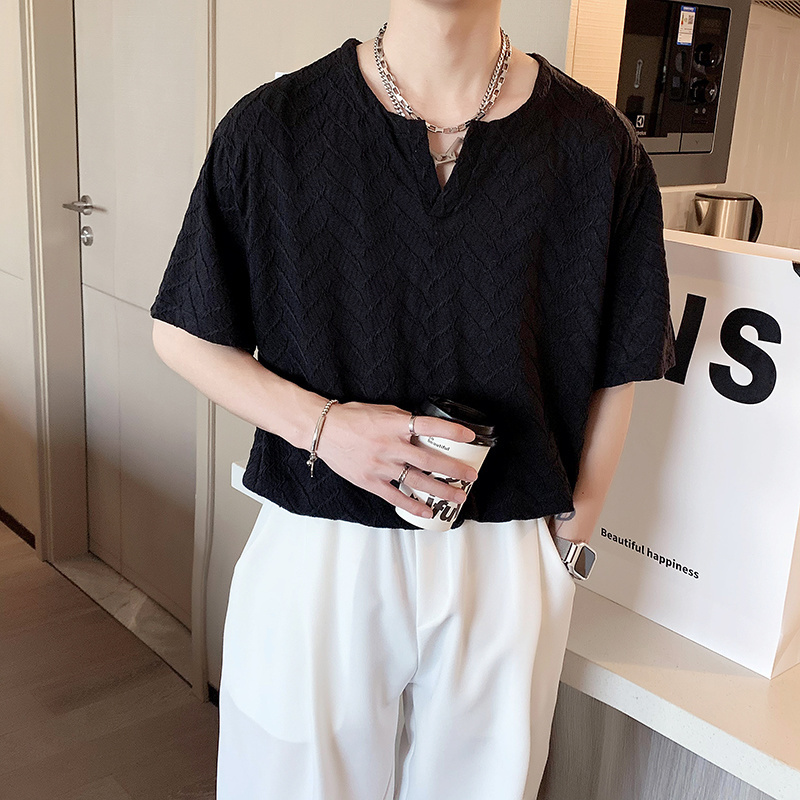 Men's T-Shirts Summer Short-sleeved T-shirt Men Fashion Casual Black White Pleated Tshirt Men Streetwear Korean Loose V-neck T Shirt Men Tops 230