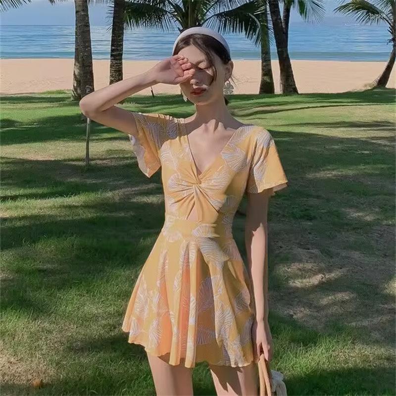 Women' Swimwear Print Yellow One Piece Swimsuit Women Bathing Suit High Waist Bikini Beach Wear Fashion
Women' Swimwear Print Yellow One Piece Swimsuit Women Bathing Suit High Waist Bikini Beach Wear Fashion