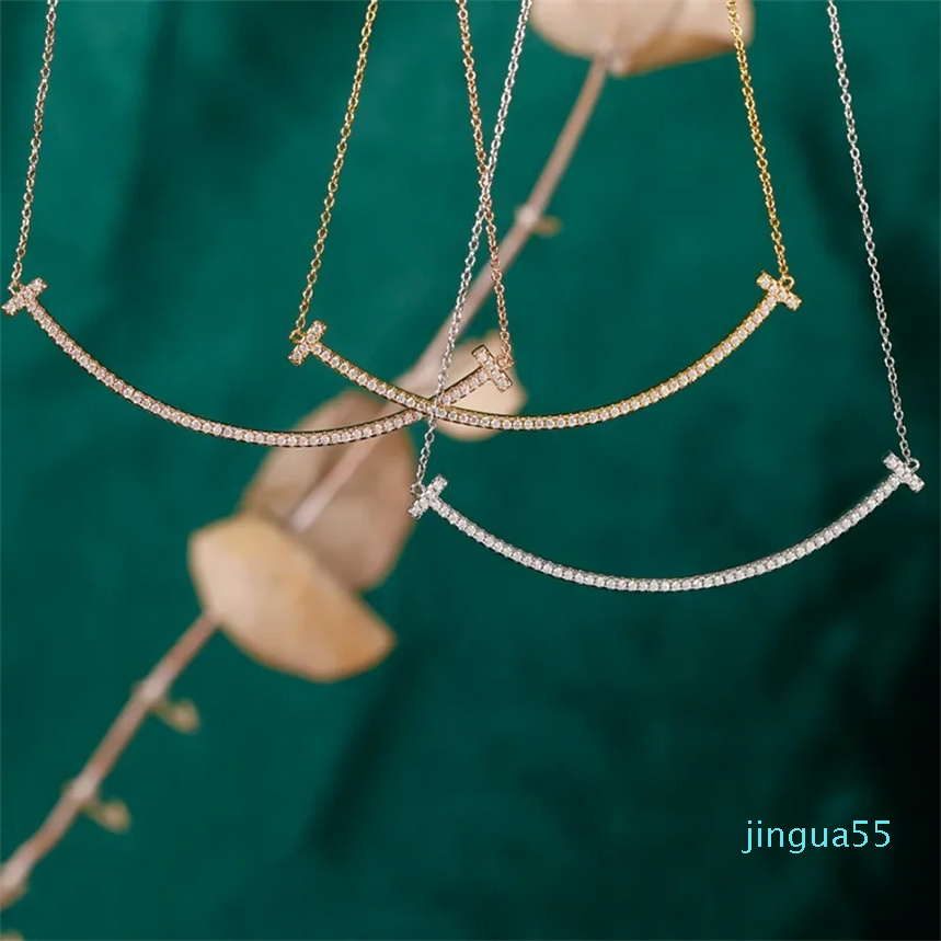 Designer necklace Exquisite Jewelry Fashion Women Necklace Classic Style Suitable for Gift giving Social Gathering
Designer necklace Exquisite Jewelry Fashion Women Necklace Classic Style Suitable for Gift giving Social Gathering