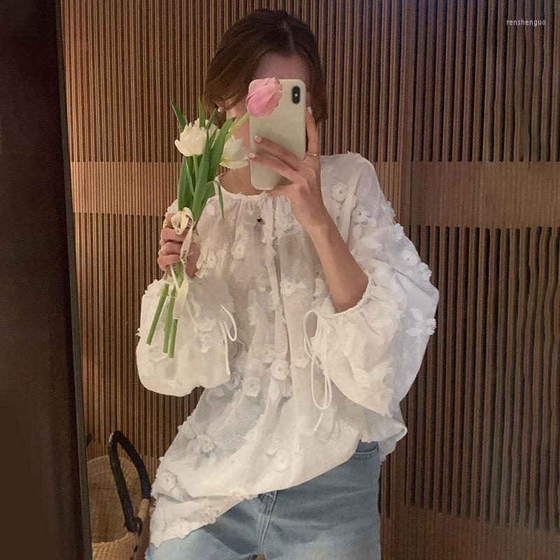 Women's Blouses Clothland Women Sweet White Blouse Ruffles Long Sleeve See Through Shirt Round Collar Loose Spring Tops Blusa LA746
Women's Blouses Clothland Women Sweet White Blouse Ruffles Long Sleeve See Through Shirt Round Collar Loose Spring Tops Blusa LA746