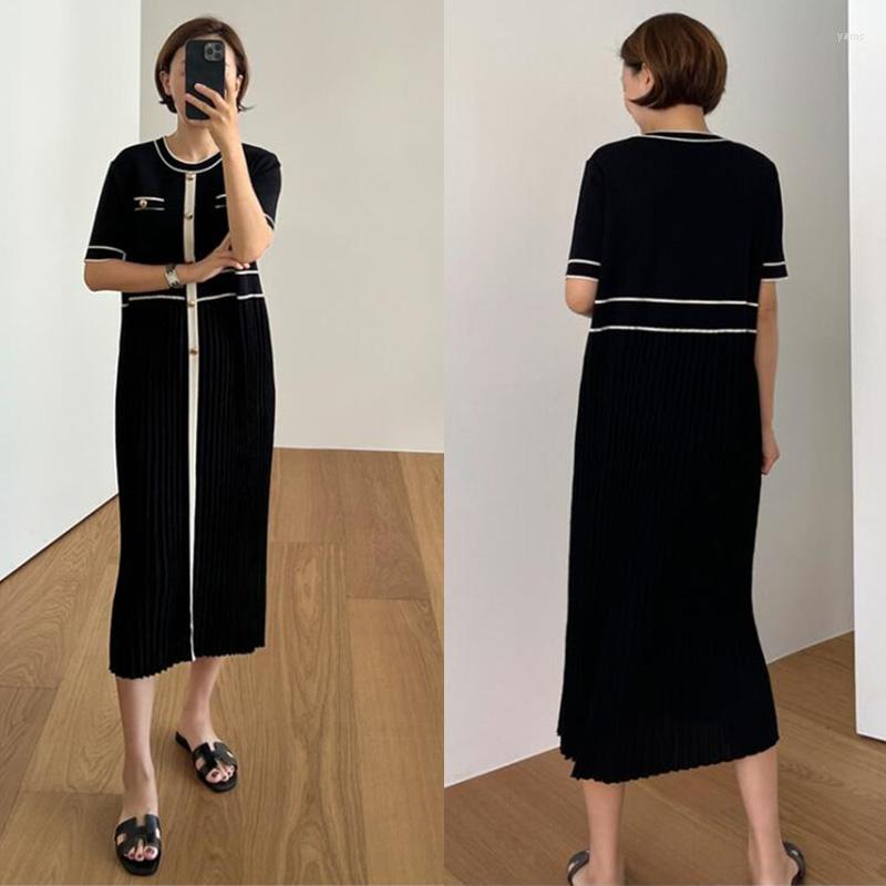 Casual Dresses Korean Chic Summer Elegant Temperament Round Neck Trim Contrasting Metal Single-breasted Short-sleeved Knitted Dress, Black
Casual Dresses Korean Chic Summer Elegant Temperament Round Neck Trim Contrasting Metal Single-breasted Short-sleeved Knitted Dress, Black