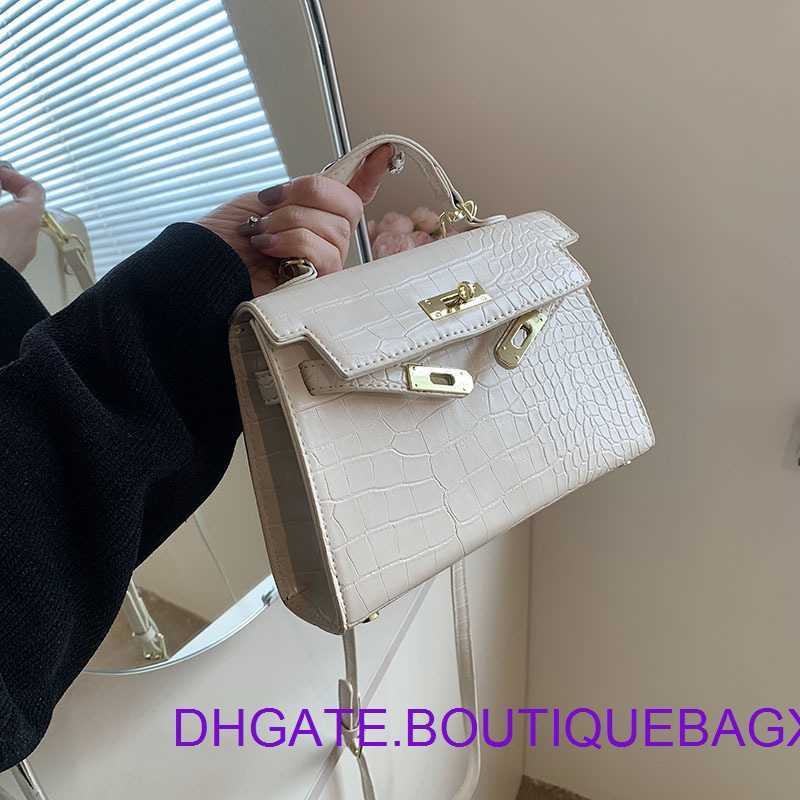 Designer Hremm Kelyss Evening Bags for outlet This years popular crossbody small bag womens 2023 new spring and summer fashion versatile shoulder n With Logo, Black
Designer Hremm Kelyss Evening Bags for outlet This years popular crossbody small bag womens 2023 new spring and summer fashion versatile shoulder n With Logo, Black