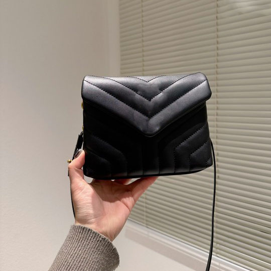 4 Colours Top Designer Shoulder Bag Party Handbag Women Luxury Crossbody Bags Fashion High-Quality Cross Body Wholesale Handbags, Black
4 Colours Top Designer Shoulder Bag Party Handbag Women Luxury Crossbody Bags Fashion High-Quality Cross Body Wholesale Handbags, Black