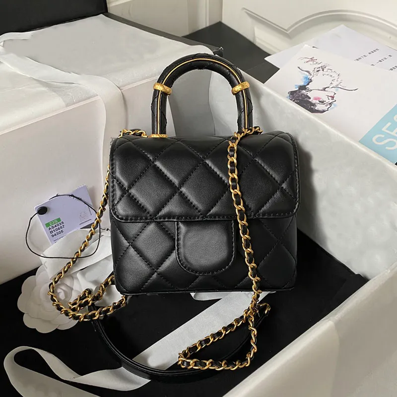 10A Designer Bags Women Bag 15 Cm Chain Flap Quilted Crossbody Handbags Purses Tote Lady Clutch Card Holder C Family AS4035
10A Designer Bags Women Bag 15 Cm Chain Flap Quilted Crossbody Handbags Purses Tote Lady Clutch Card Holder C Family AS4035