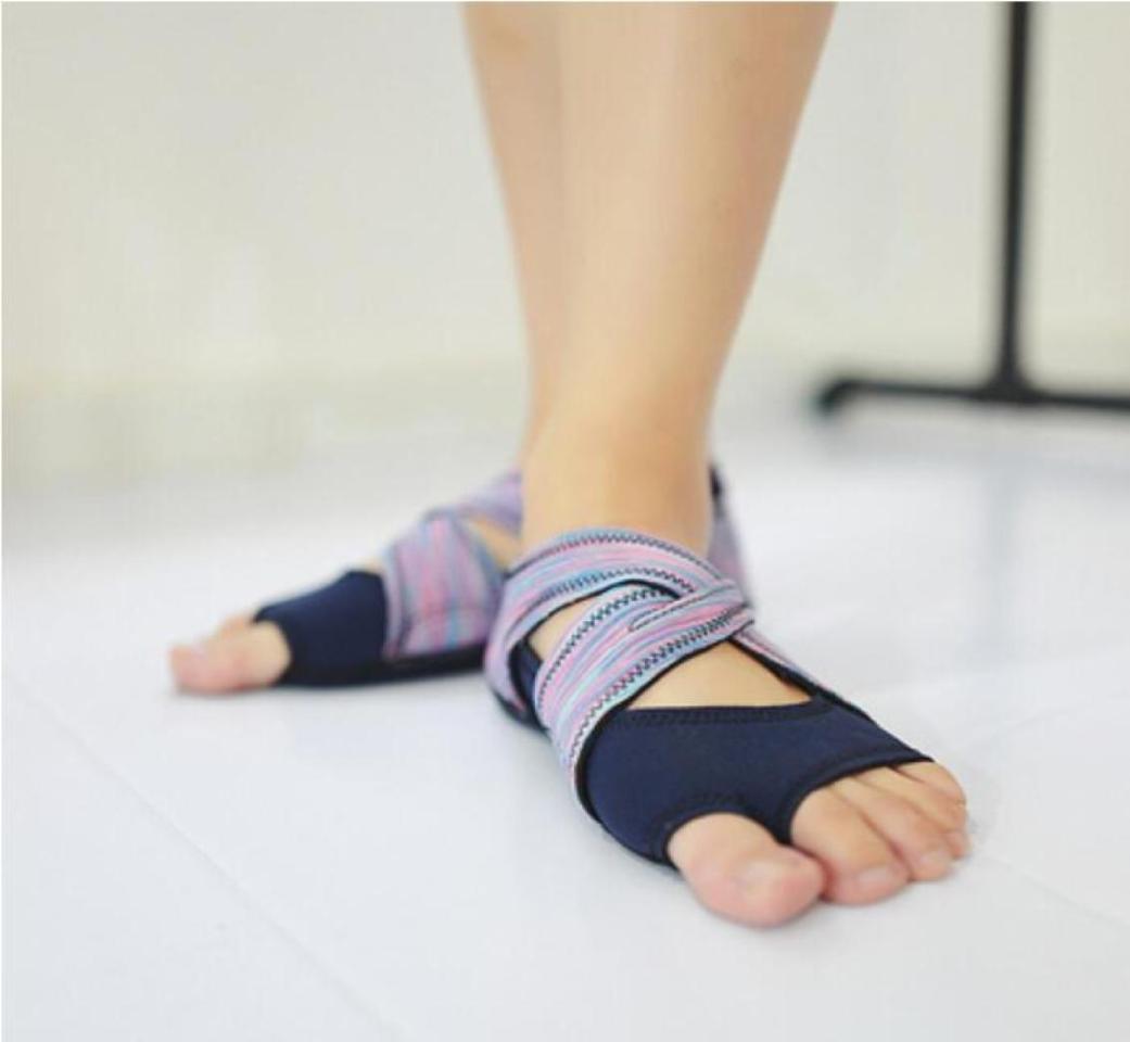 Yoga shoes women039s soft bottom air yoga socks silicone antiskid yoga shoes thermal training dancing pilates5033731, Black
Yoga shoes women039s soft bottom air yoga socks silicone antiskid yoga shoes thermal training dancing pilates5033731, Black