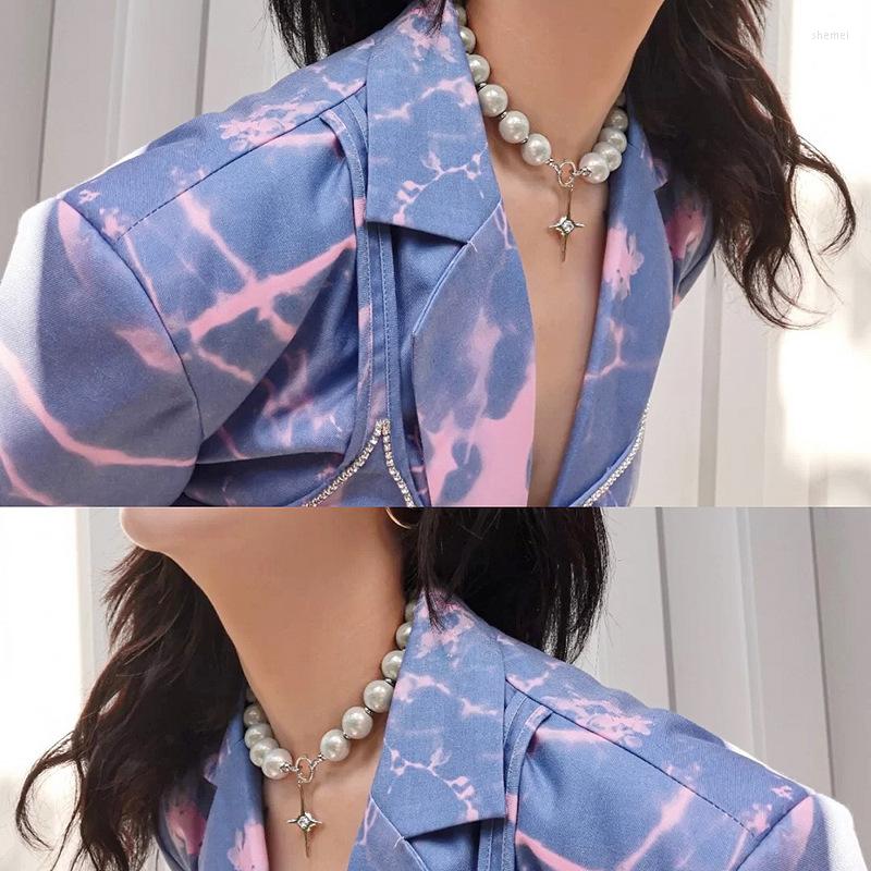 Choker European And American Niche Light Luxury Design Cross Necklace Female Love Pendant Net Red Collarbone Chain Hip-hop Style 
Choker European And American Niche Light Luxury Design Cross Necklace Female Love Pendant Net Red Collarbone Chain Hip-hop Style