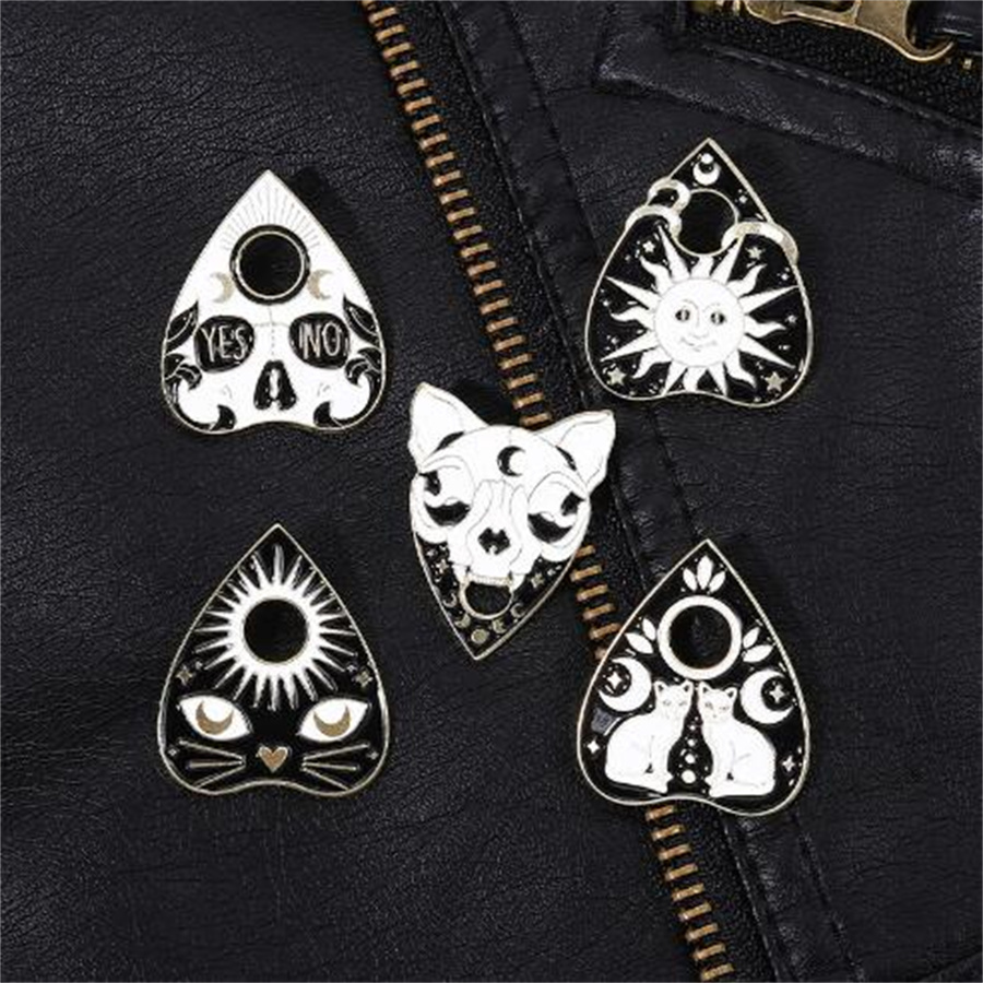 European and American high-end dark Halloween brooch skull head wizard cat shaped enamel alloy badge AE743
European and American high-end dark Halloween brooch skull head wizard cat shaped enamel alloy badge AE743