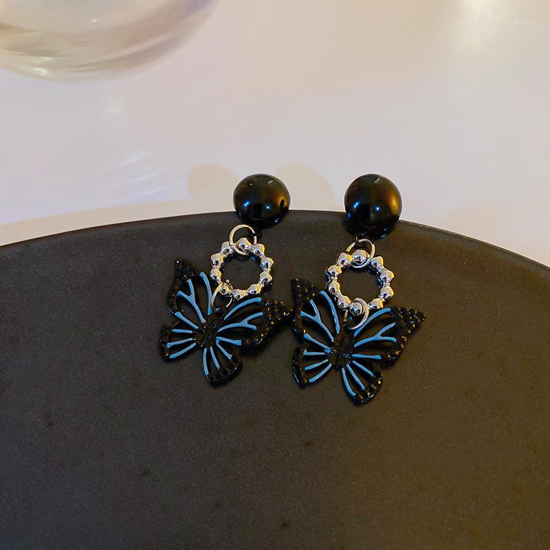 Dangle Earrings Korean High-end Design Dark Hollow Butterfly Sweet Temperament Fashion All-match Women.
Dangle Earrings Korean High-end Design Dark Hollow Butterfly Sweet Temperament Fashion All-match Women.