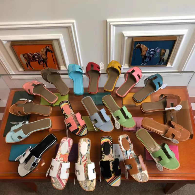 Best Quality Designer H sandal Genuine Leather Same Style Slippers for Women's Summer Outwear Leisure Vacation Beach Slippers 2023 Spring Flat Shoes Full Package, Colour1
Best Quality Designer H sandal Genuine Leather Same Style Slippers for Women's Summer Outwear Leisure Vacation Beach Slippers 2023 Spring Flat Shoes Full Package, Colour1