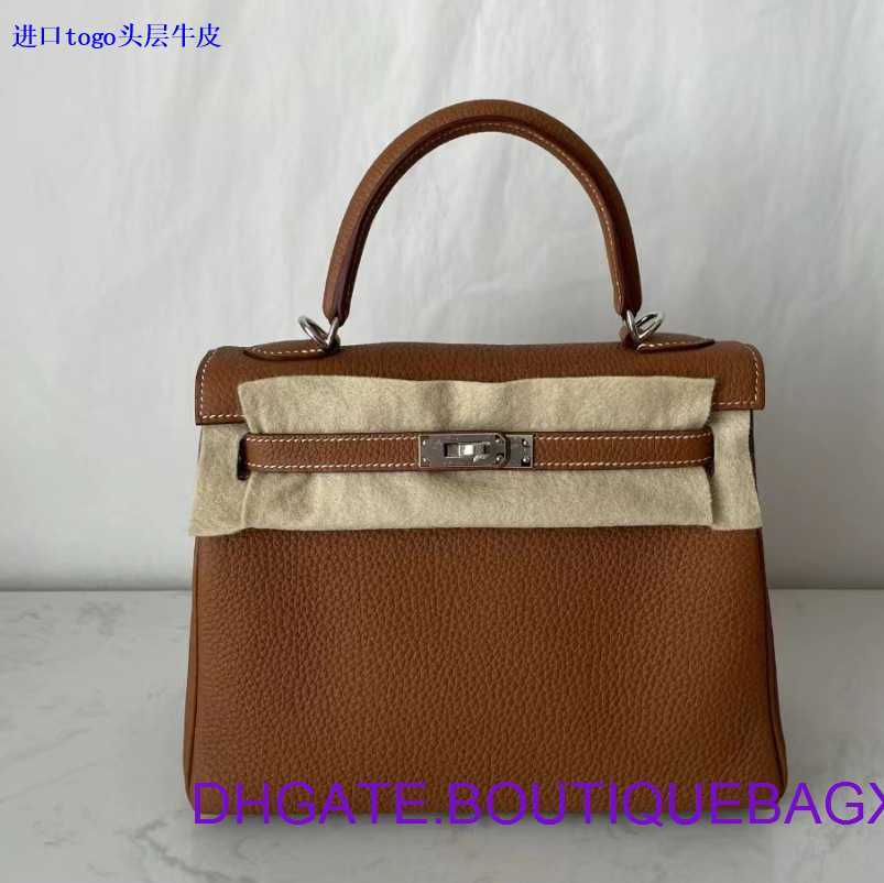 Designer Hremm Kelys's Bags for sale 2023 High quality one shoulder crossbody carrying bag with a versatile top layer leather internal stitching Have Real Logo, Beige
Designer Hremm Kelys's Bags for sale 2023 High quality one shoulder crossbody carrying bag with a versatile top layer leather internal stitching Have Real Logo, Beige