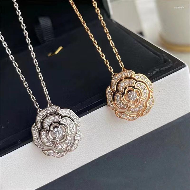 Chains South Korea's High-end Hollow Diamond Flower Necklace Temperament Light Luxury 925 Sterling Silver Does Not Fade Clavicle Chain
Chains South Korea's High-end Hollow Diamond Flower Necklace Temperament Light Luxury 925 Sterling Silver Does Not Fade Clavicle Chain