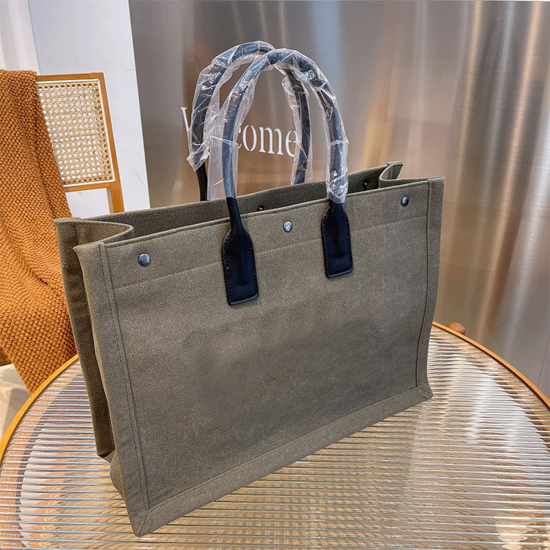 Beach bag, Lurex canvas mixed fiber woven shopping bag, same style as the popular blogger on the internet, Grey
Beach bag, Lurex canvas mixed fiber woven shopping bag, same style as the popular blogger on the internet, Grey