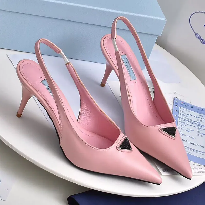 Elegant and beautiful sandals, fashionable and comfortable summer women shoes, enclosed breathable high heels
Elegant and beautiful sandals, fashionable and comfortable summer women shoes, enclosed breathable high heels