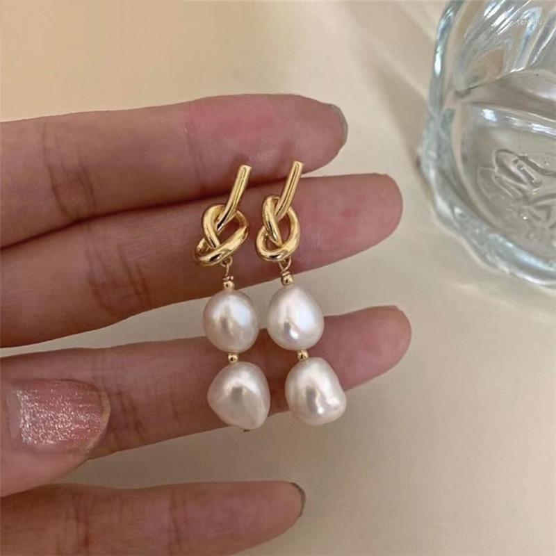 Dangle Earrings European And American Fashion Trend Retro Ethos For Women's Luxury Natural Freshwater Pearl Pendant Jewelry Wholesale
Dangle Earrings European And American Fashion Trend Retro Ethos For Women's Luxury Natural Freshwater Pearl Pendant Jewelry Wholesale