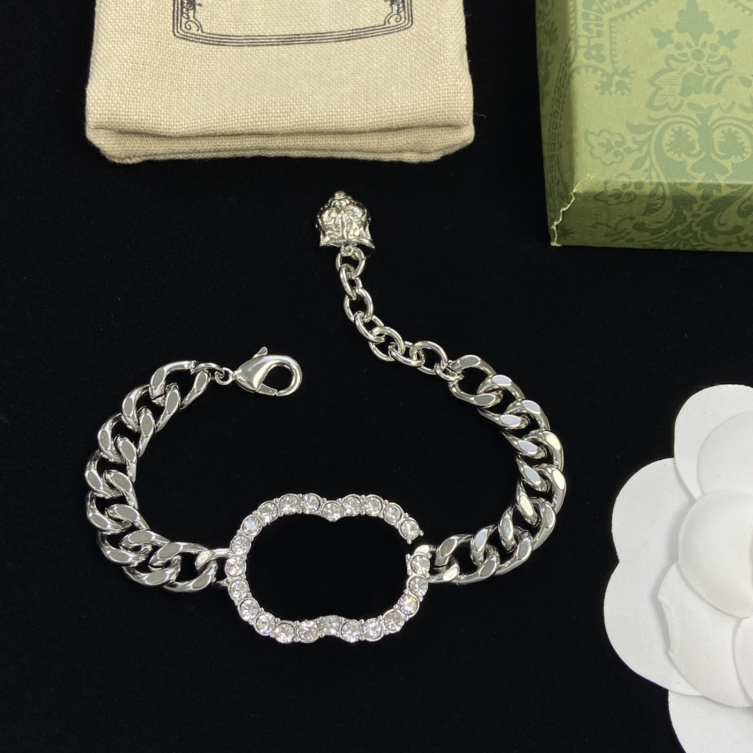 Mens Designer Bracelets for Women Silver Chain Bracelet Pendant Jewelry Diamonds G Bracelets Gift 925 Silver Tiger Womens Luxury Love Bracelet 2305092D
Mens Designer Bracelets for Women Silver Chain Bracelet Pendant Jewelry Diamonds G Bracelets Gift 925 Silver Tiger Womens Luxury Love Bracelet 2305092D