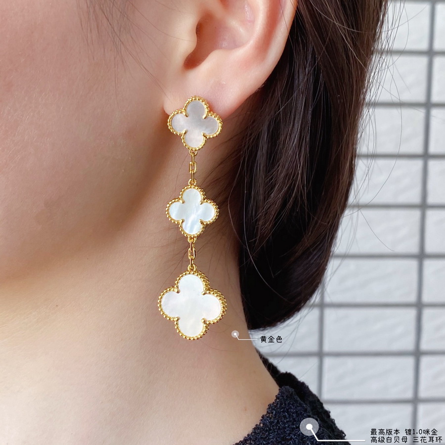 Design Classic 18K Gold Plated Pendant Necklace Full Diamond Flower Four Leaf Clover Women's Lucky Earrings Earstuds
Design Classic 18K Gold Plated Pendant Necklace Full Diamond Flower Four Leaf Clover Women's Lucky Earrings Earstuds