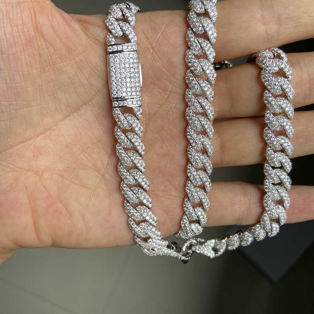 18 Inch 10mm S925 Solid Sterling Silver White Gold Out Diamond Vvs Moissanite Cuban Link Miami Chain Necklace Men
18 Inch 10mm S925 Solid Sterling Silver White Gold Out Diamond Vvs Moissanite Cuban Link Miami Chain Necklace Men