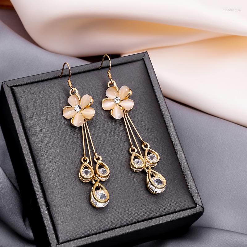 Stud Earrings 2023 High Grade Sense Zircon Flower Tassel South Korean Temperament Fashion Web Celebrity Long Women
Stud Earrings 2023 High Grade Sense Zircon Flower Tassel South Korean Temperament Fashion Web Celebrity Long Women