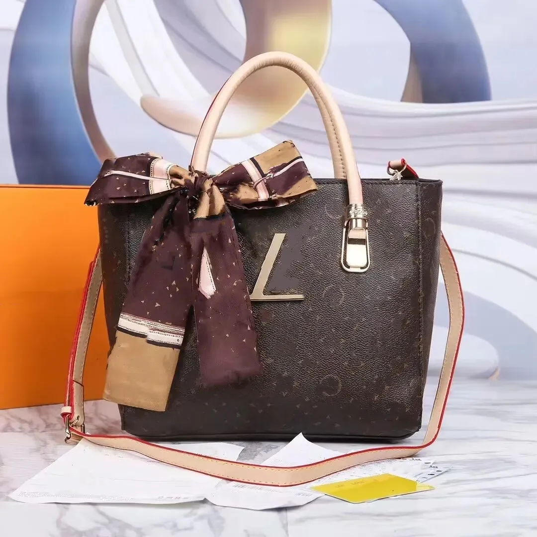 CC L Designer Women Bag Handbags Monograms ONTHEGO GM Checked Flower Handbag Purse Tote Bags Shoulder Crossbody Female backpack free Scarves
CC L Designer Women Bag Handbags Monograms ONTHEGO GM Checked Flower Handbag Purse Tote Bags Shoulder Crossbody Female backpack free Scarves