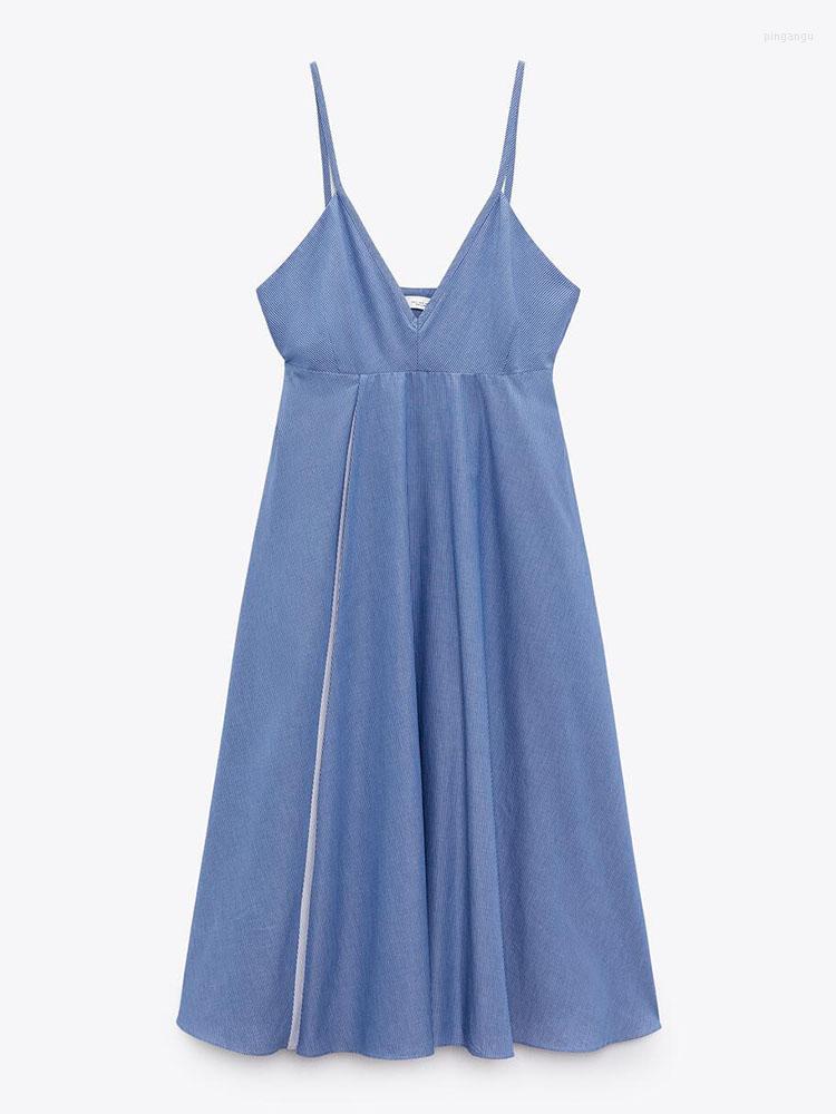 Casual Dresses 2023 Summer Women' Fashion Elegant Sweet Pure Desire Blue Striped Poplin Suspender Dress
Casual Dresses 2023 Summer Women' Fashion Elegant Sweet Pure Desire Blue Striped Poplin Suspender Dress