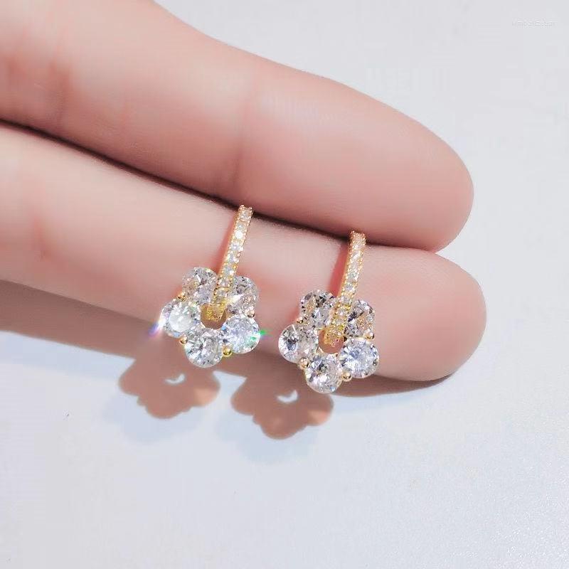 Dangle Earrings The Korean Edition Hollow-out Flower Zircon Earring Is Fresh And Fashionable
Dangle Earrings The Korean Edition Hollow-out Flower Zircon Earring Is Fresh And Fashionable