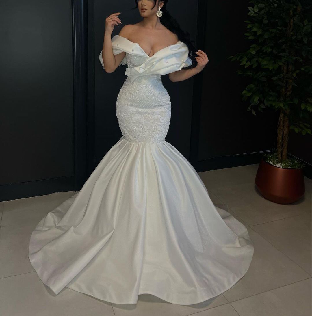 Elegant Ball Gown Wedding Dresses V Neck Sleeveless Off Shoulder Sequins Satin Appliques Beaded Floor Length Ruffles Pearls Bridal Gowns Plus Size Vestido de novia, Silver
Elegant Ball Gown Wedding Dresses V Neck Sleeveless Off Shoulder Sequins Satin Appliques Beaded Floor Length Ruffles Pearls Bridal Gowns Plus Size Vestido de novia, Silver