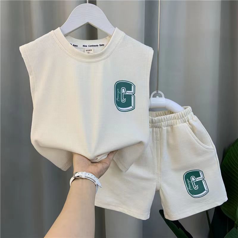 Sets Suits 2pc Boy Clothing Summer Fashion Silk Letter Print Boys s Kids Sleeveless Tops Loose Shorts Outfit Hoodies and Pants 230508, Green set g
Sets Suits 2pc Boy Clothing Summer Fashion Silk Letter Print Boys s Kids Sleeveless Tops Loose Shorts Outfit Hoodies and Pants 230508, Green set g