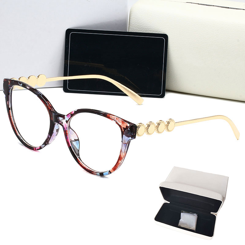 High Quality beach Womans Sunglasses Clear lenses Mens Sun glasses net red same glasses Brand men Designer eyeglass Gradient women spectacles 4513 Sun glasses 
High Quality beach Womans Sunglasses Clear lenses Mens Sun glasses net red same glasses Brand men Designer eyeglass Gradient women spectacles 4513 Sun glasses