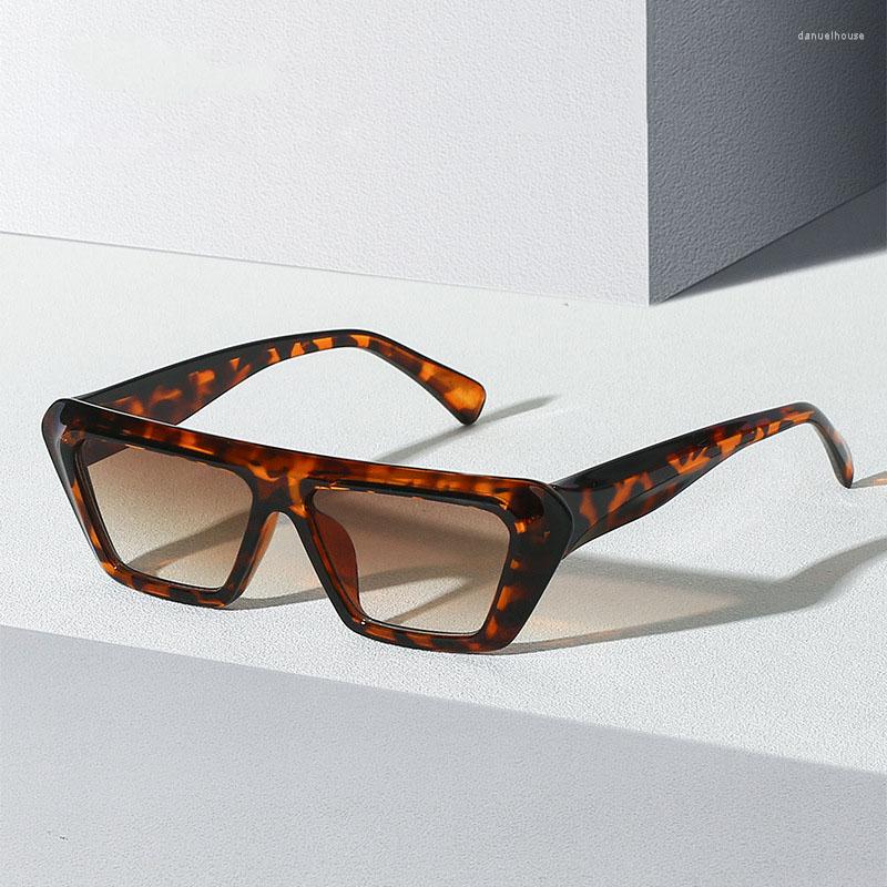 Sunglasses Fashion Square Frame Thick Leg Sunshade Glasses Personality Brand Design Anti-ultraviolet UV400 Casual For Women Men
Sunglasses Fashion Square Frame Thick Leg Sunshade Glasses Personality Brand Design Anti-ultraviolet UV400 Casual For Women Men