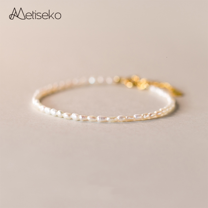 Chain Metiseko Mini Natural Pearl Bracelet 925 Sterling Silver Tiny Freshwater Sweet Elegant for Girls and Women 230508
Chain Metiseko Mini Natural Pearl Bracelet 925 Sterling Silver Tiny Freshwater Sweet Elegant for Girls and Women 230508