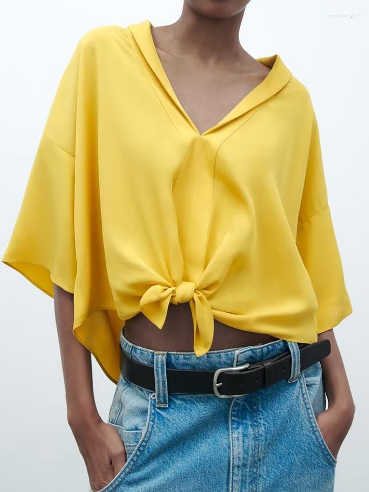 Women's Blouses Kumsvag 2023 Women Summer Loose Shirts Tops Fashion Solid V-Neck Drawstring Bow Female Elegant Street Top Clothing
Women's Blouses Kumsvag 2023 Women Summer Loose Shirts Tops Fashion Solid V-Neck Drawstring Bow Female Elegant Street Top Clothing