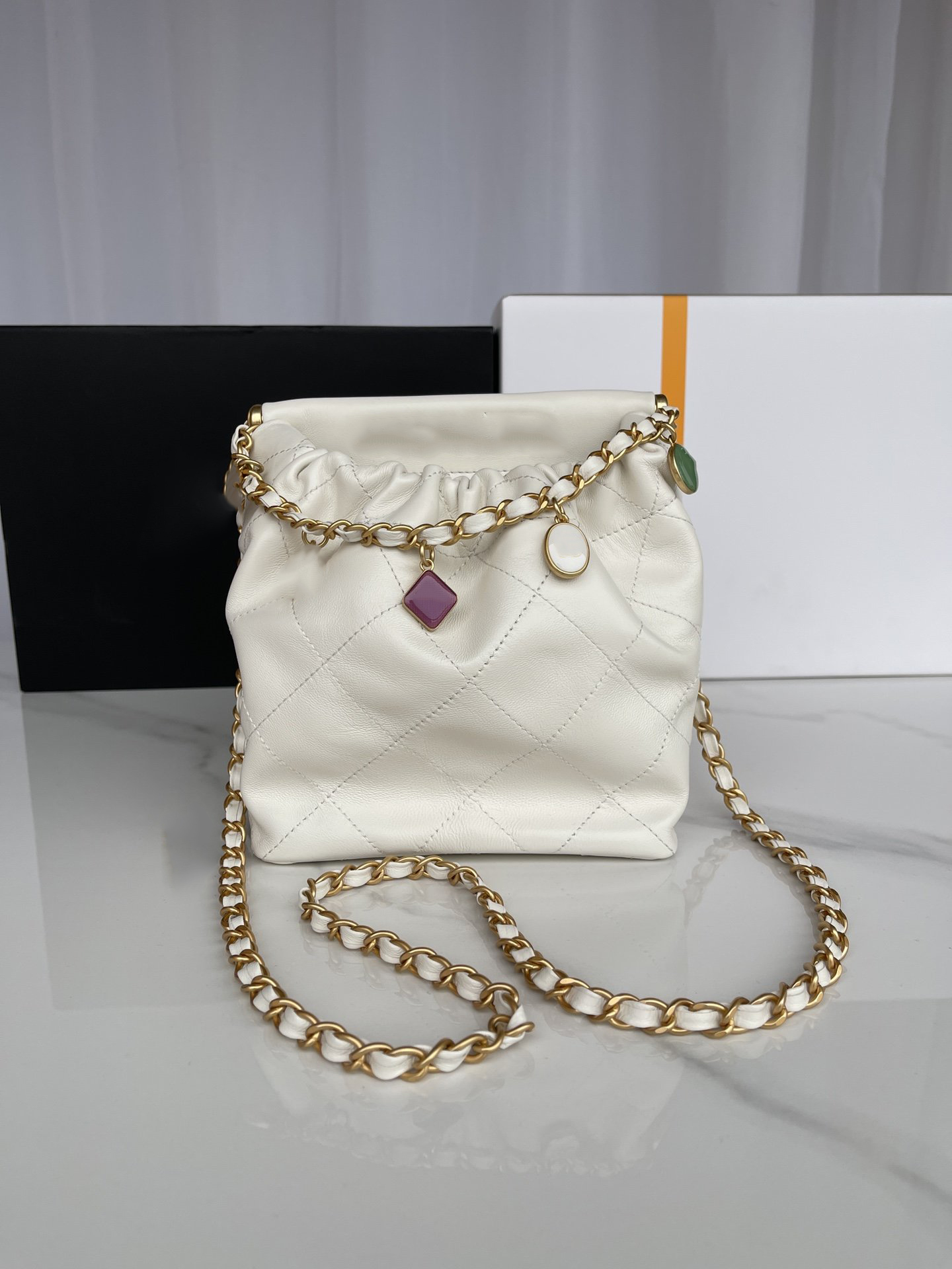 2023 New Fashion Casual Women's Bag Classic Chain Gorgeous Elegant Cowhide One-shoulder Crossbody Bag
2023 New Fashion Casual Women's Bag Classic Chain Gorgeous Elegant Cowhide One-shoulder Crossbody Bag