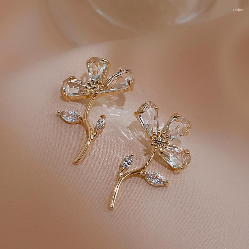 Stud Earrings Sweet Crystal Zircon Flower Dangle For Women Ear 2023 Korean Fashion Party Jewelry Accessories
Stud Earrings Sweet Crystal Zircon Flower Dangle For Women Ear 2023 Korean Fashion Party Jewelry Accessories